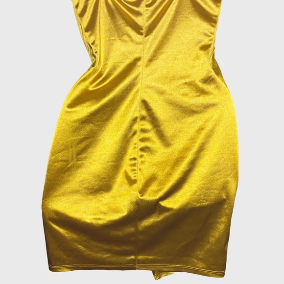 ✨SOLD✨  🎉3 for $15🎉  Yellow Stretch Satin Fabric Dress - Picture 4 of 5